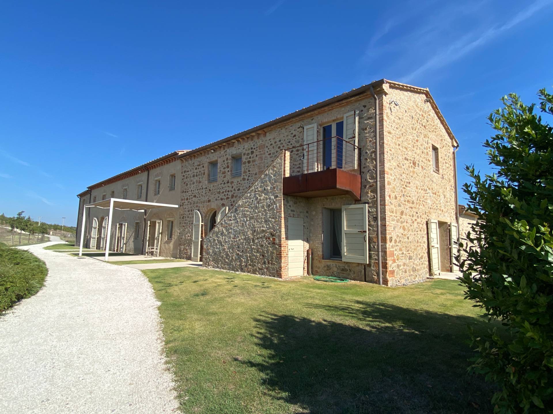 Proprieta' prestigiosa in un'oasi di pace e bellezza naturalistica in vendita a Volterra