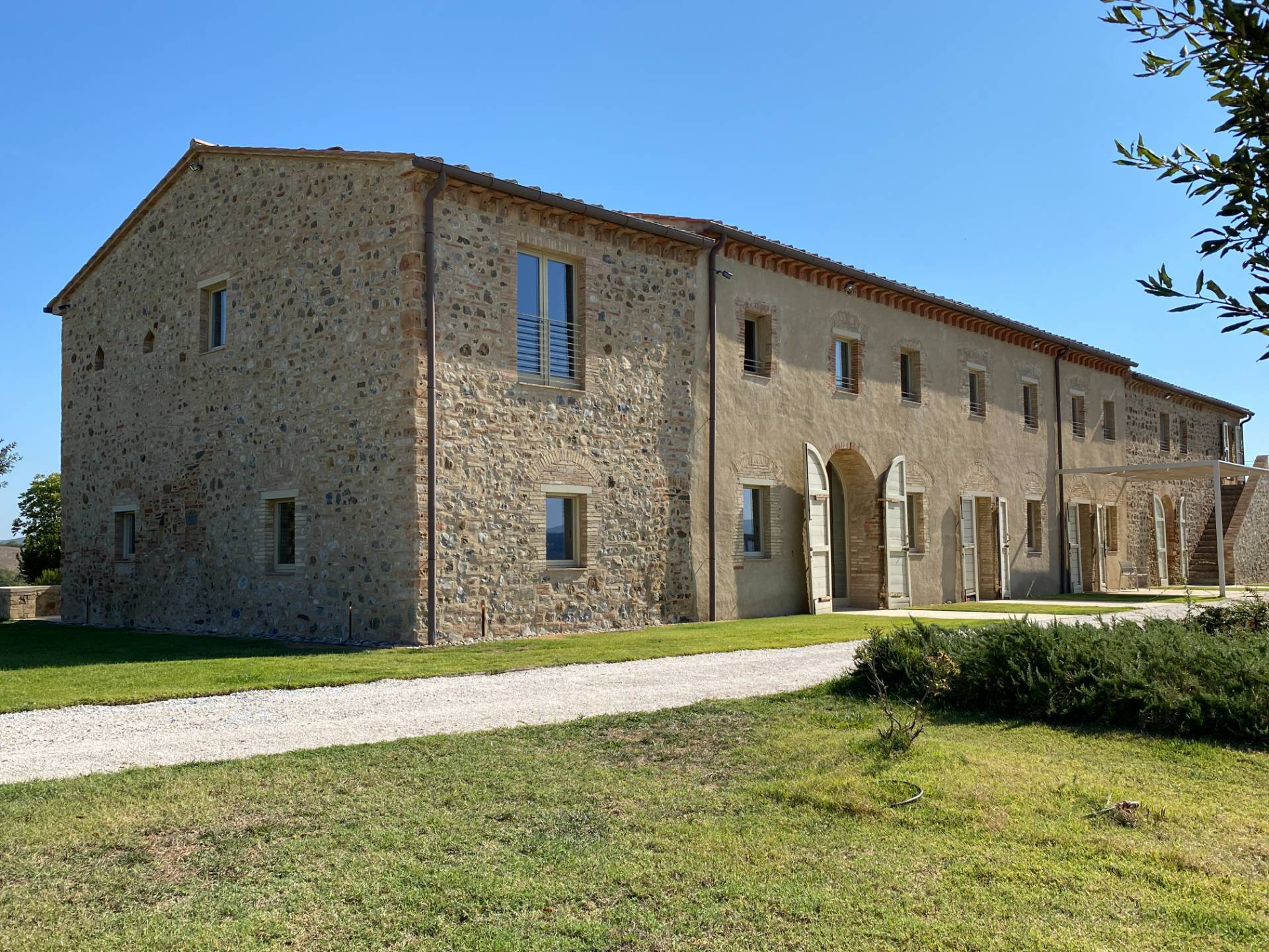 Proprieta' prestigiosa in un'oasi di pace e bellezza naturalistica in vendita a Volterra