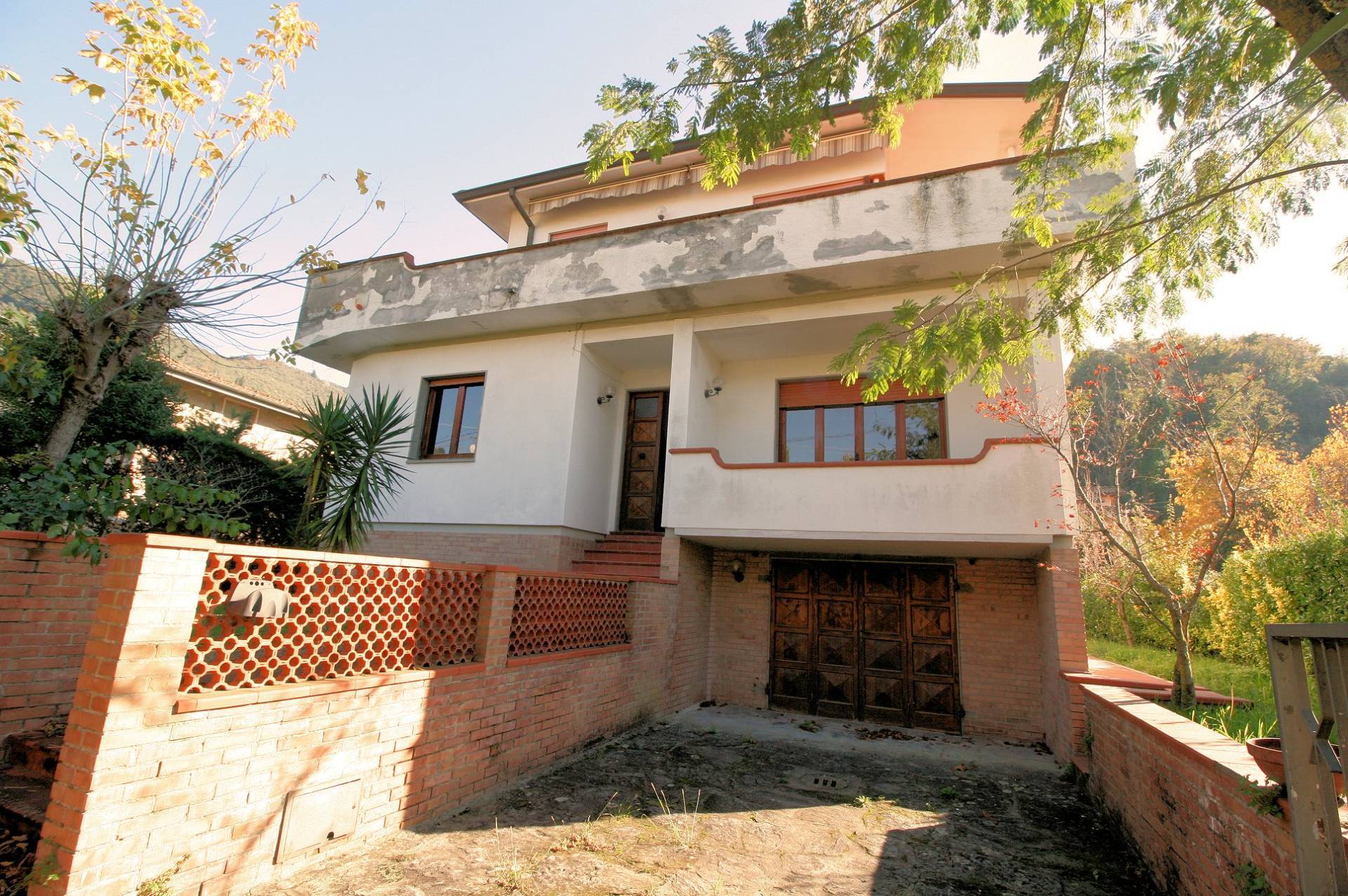 Villa unifamiliare di ampia superficie vicina al centro storico in vendita a Pietrasanta, Centro Sto