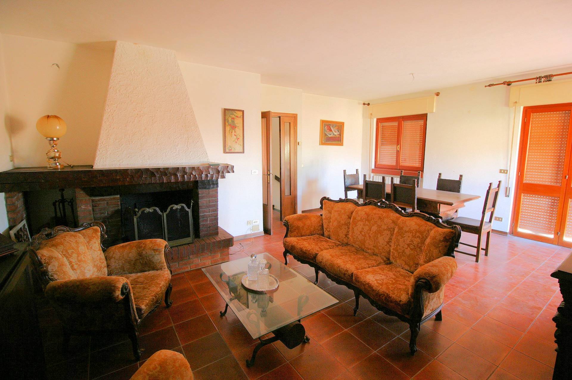 Villa unifamiliare di ampia superficie vicina al centro storico in vendita a Pietrasanta, Centro Sto