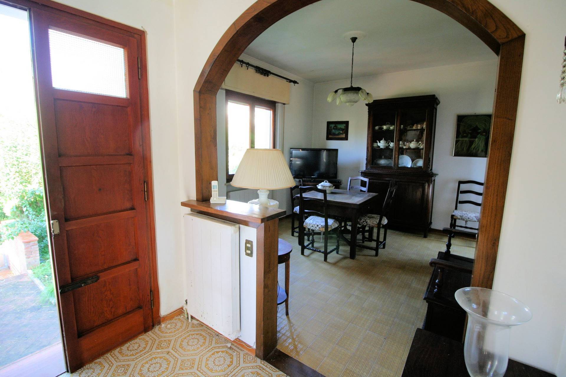 Villa unifamiliare di ampia superficie vicina al centro storico in vendita a Pietrasanta, Centro Sto