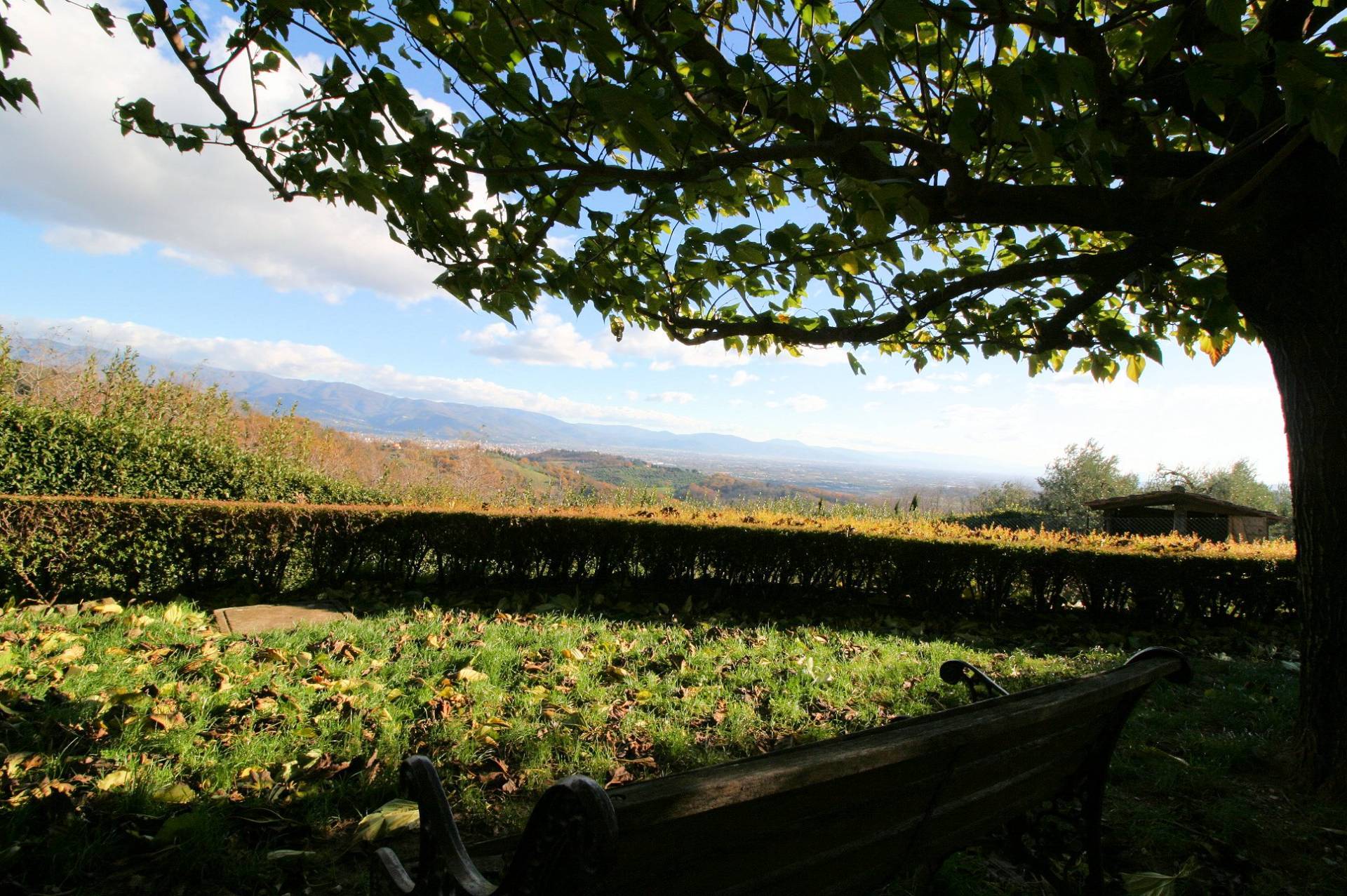 Rustico in stile Toscano con terreno e vista panoramica in vendita a Serravalle Pistoiese