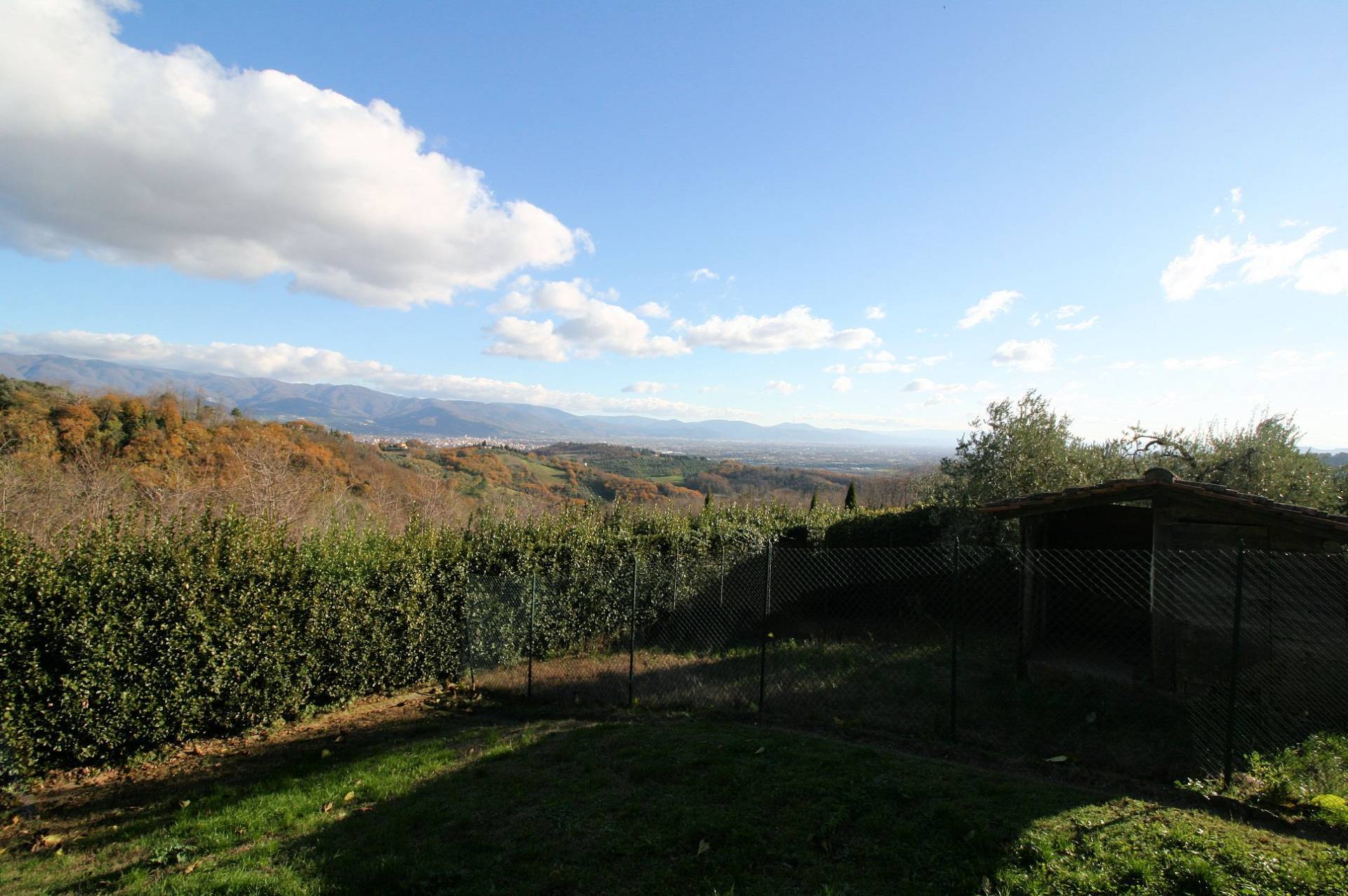 Rustico in stile Toscano con terreno e vista panoramica in vendita a Serravalle Pistoiese