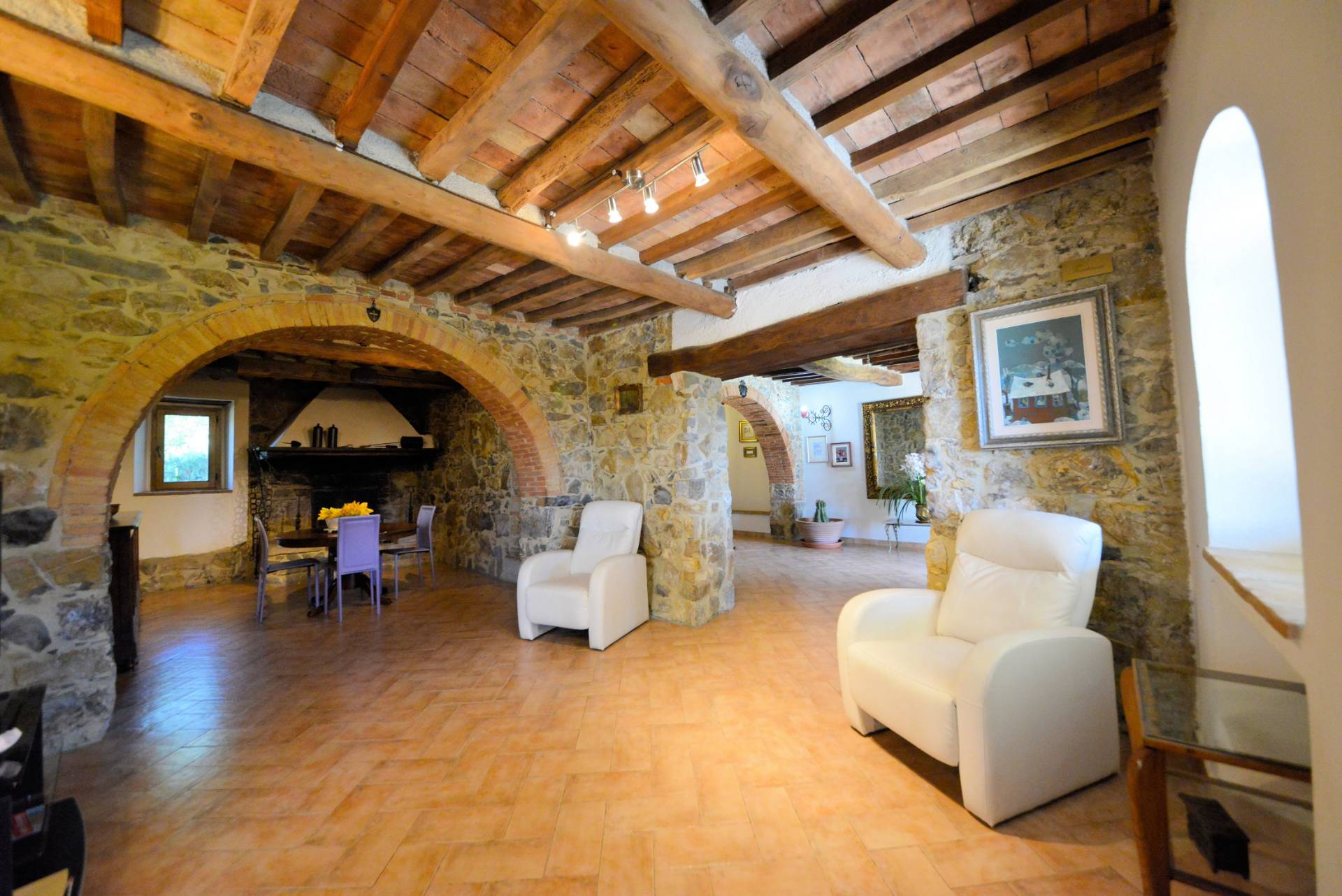 Complesso immobliare di prestigio con ampio parco in zona panoramica in vendita a Roccastrada, Monte