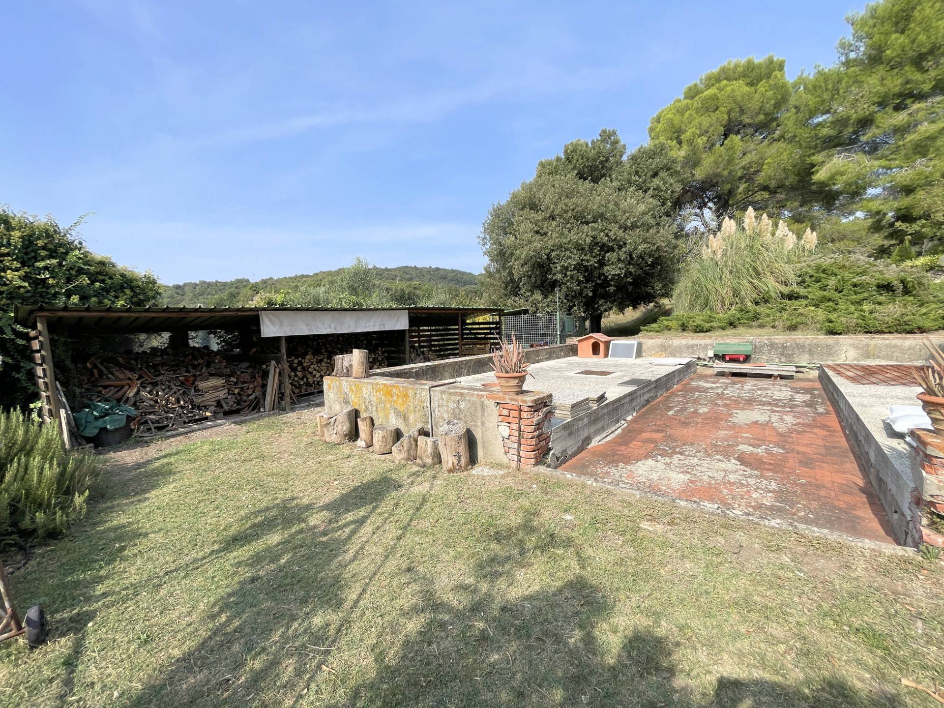 Agriturismo con ampio terreno con vista panoramica in vendita a Vecchiano