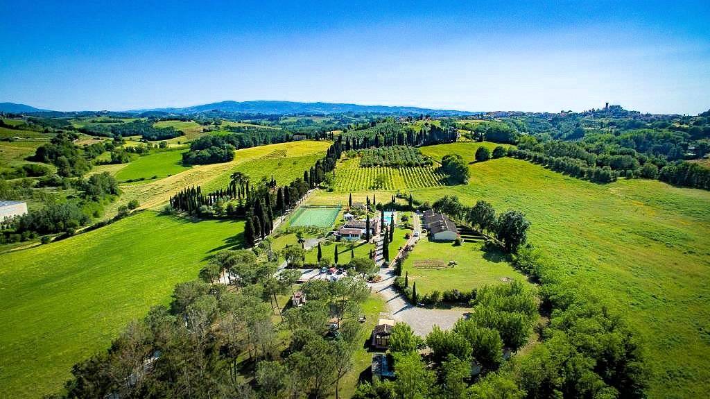 Complesso turistico ricettivo di ampia superficie in ottima posizione in vendita a Ponsacco