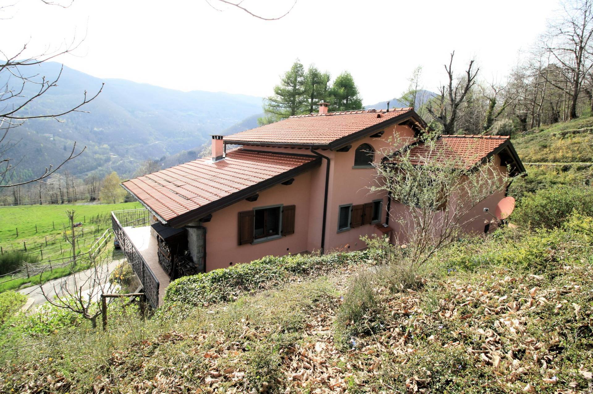 Villa unifamiliare con giardino in posizione panoramica in vendita a Abetone Cutigliano