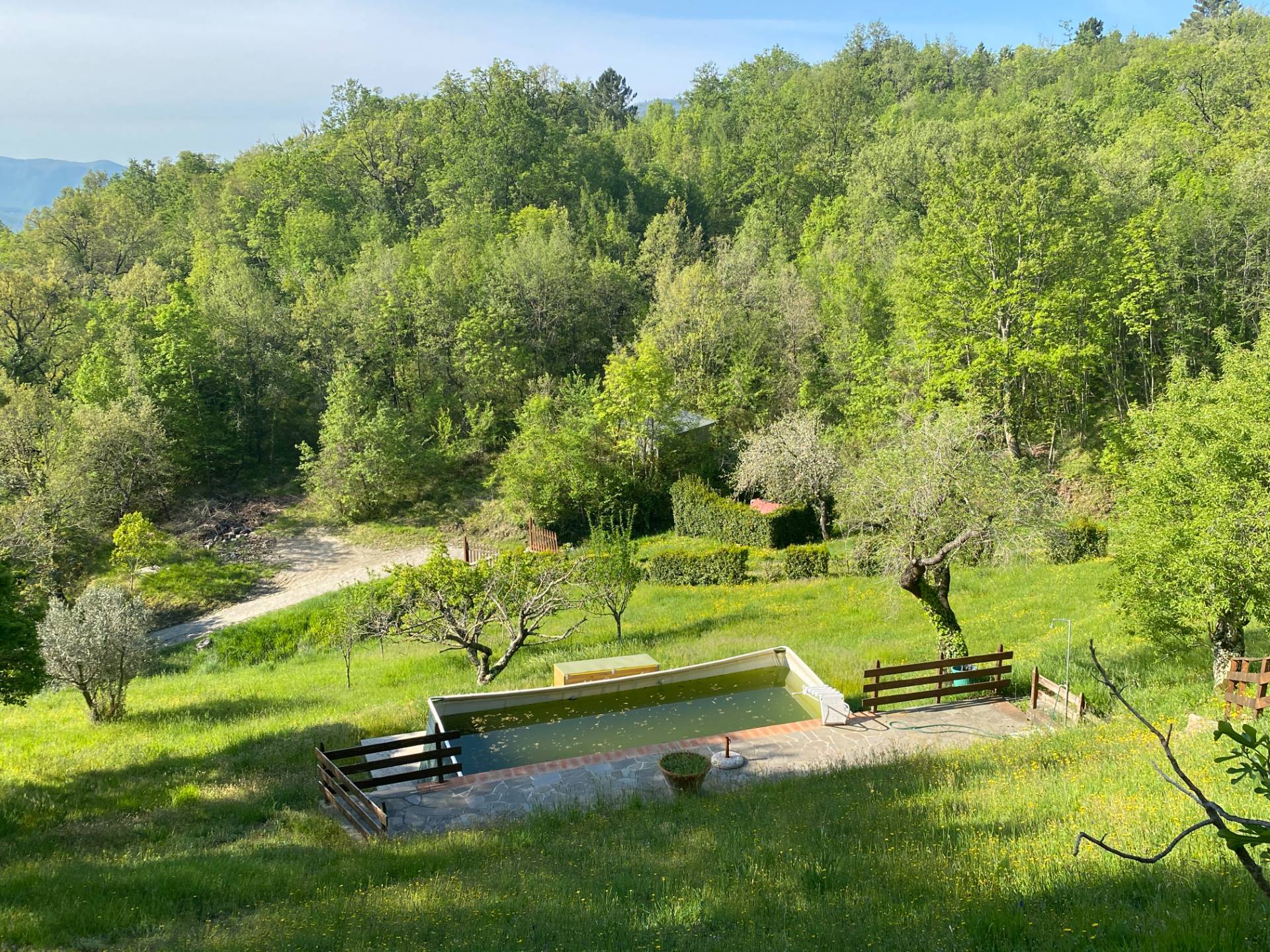 Porzione di casale in stile rustico Toscano ristrutturato con terreno in ottima posizione in vendita