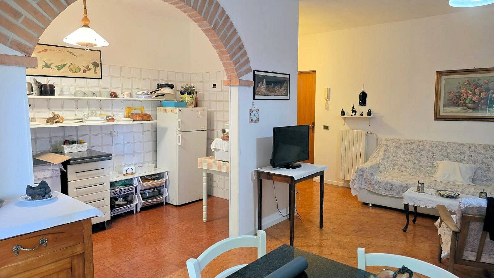 Appartamento al piano primo con garage in vendita a Roccastrada, Roccatederighi