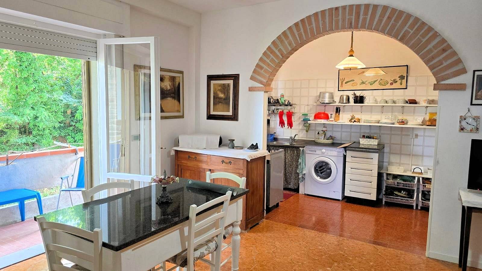 Appartamento al piano primo con garage in vendita a Roccastrada, Roccatederighi