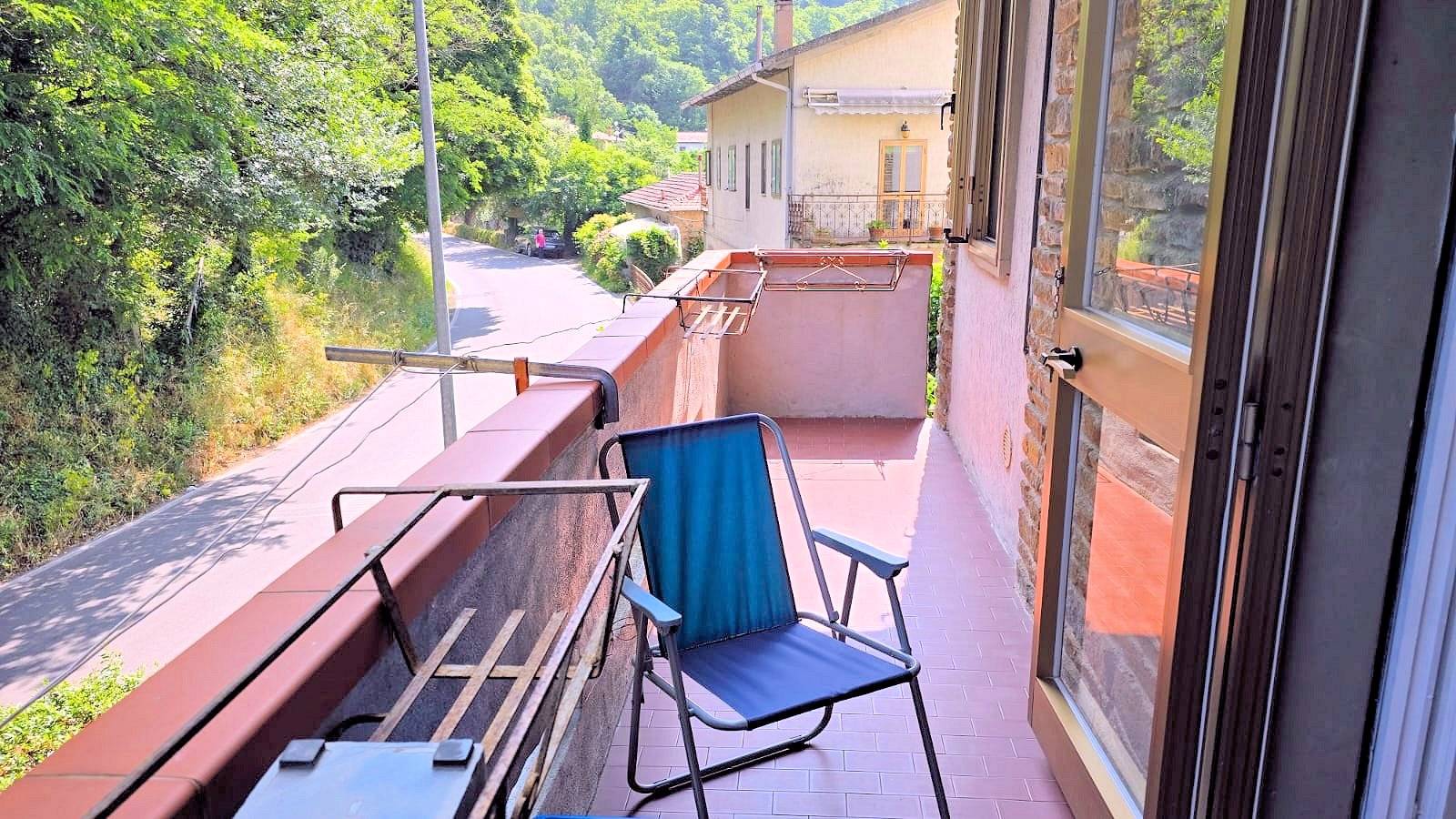 Appartamento al piano primo con garage in vendita a Roccastrada, Roccatederighi