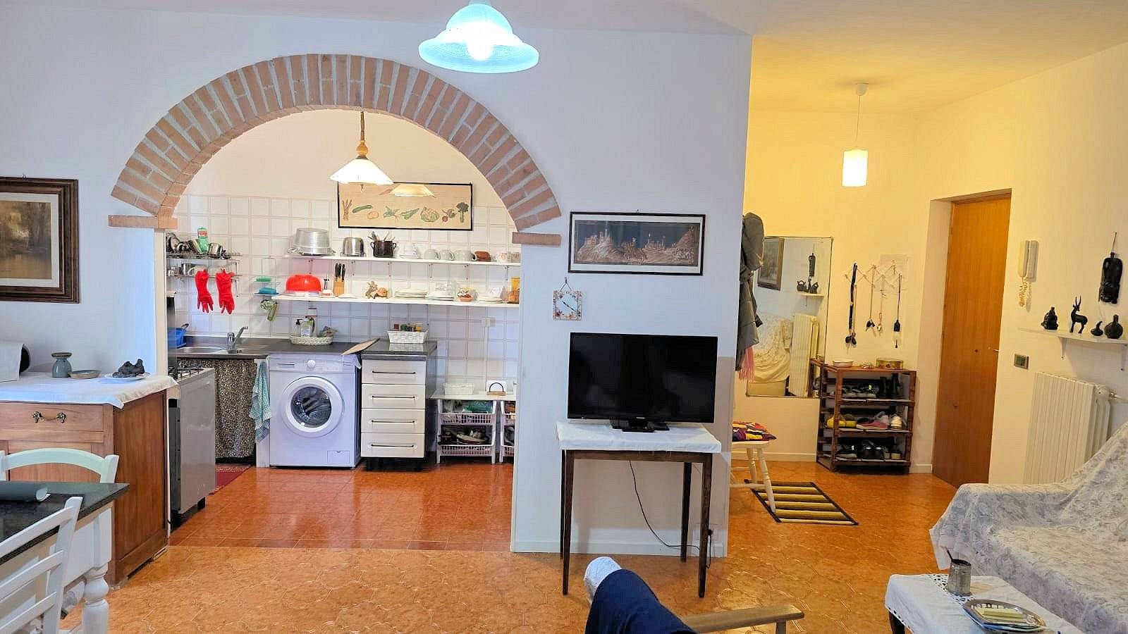 Appartamento al piano primo con garage in vendita a Roccastrada, Roccatederighi