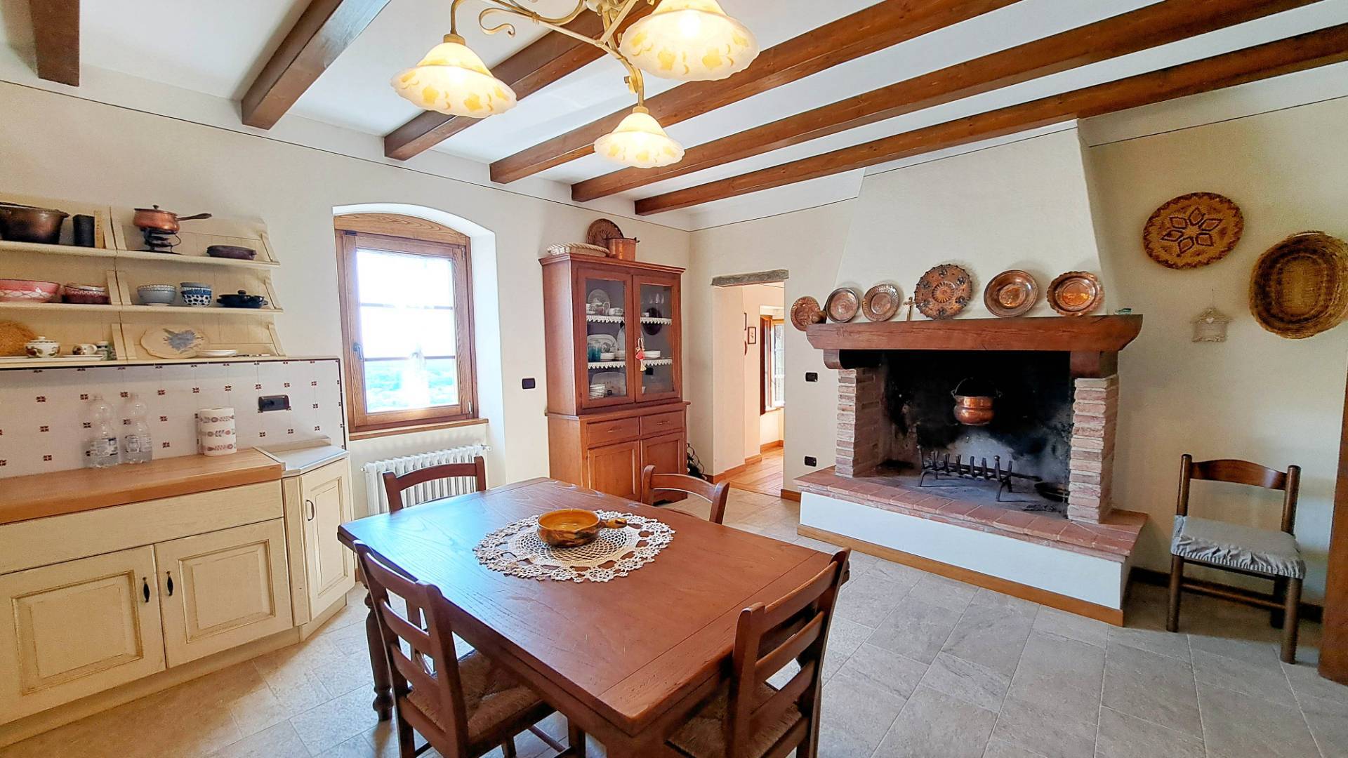 Casale in stile rustico Toscano appena ristrutturato con ampio giardino in posizione panoramica in v