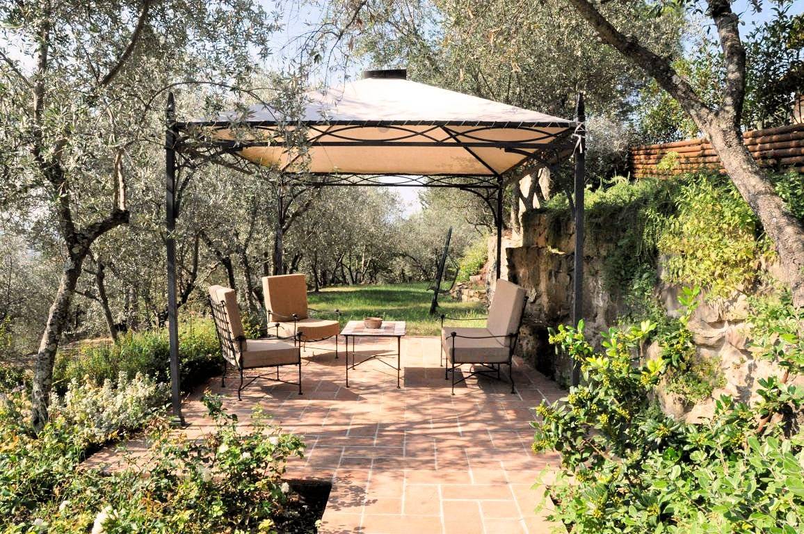 Casale in stile rustico Toscano appena ristrutturato con ampio giardino in posizione panoramica in v