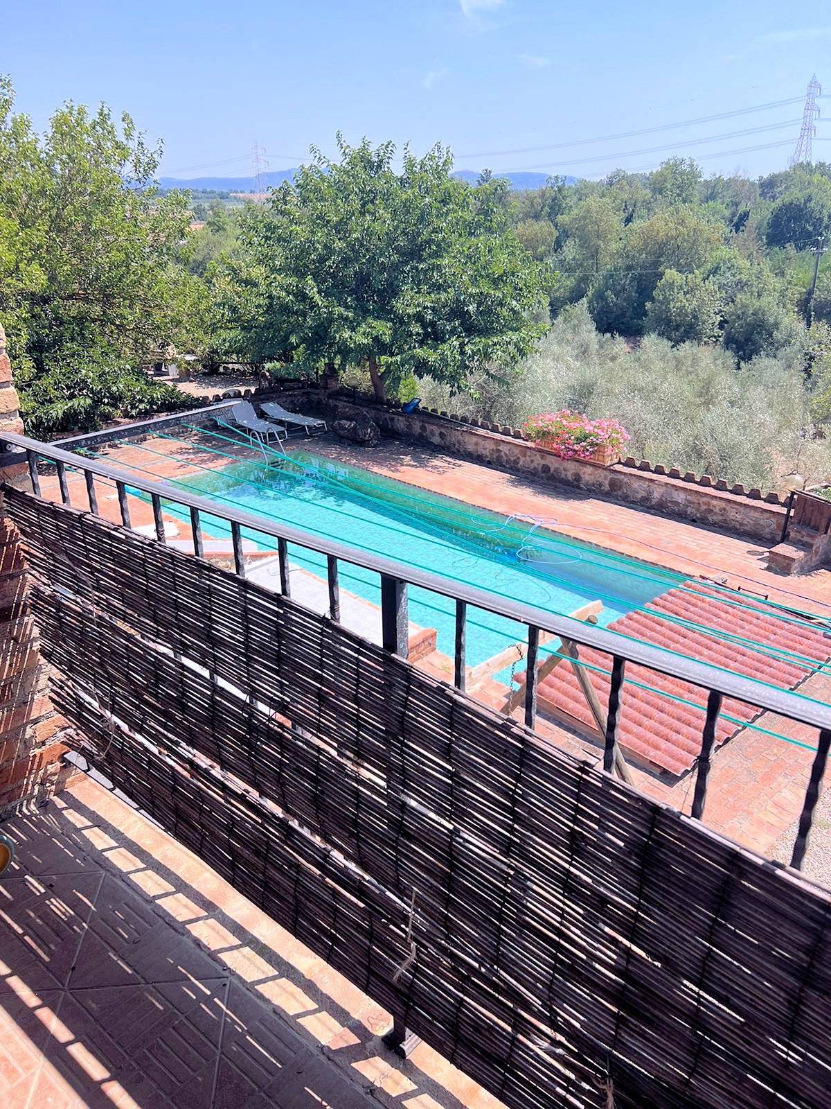 Casale in stile rustico Toscano con vista panoramica parco e piscina in vendita a Roccastrada, Ribol