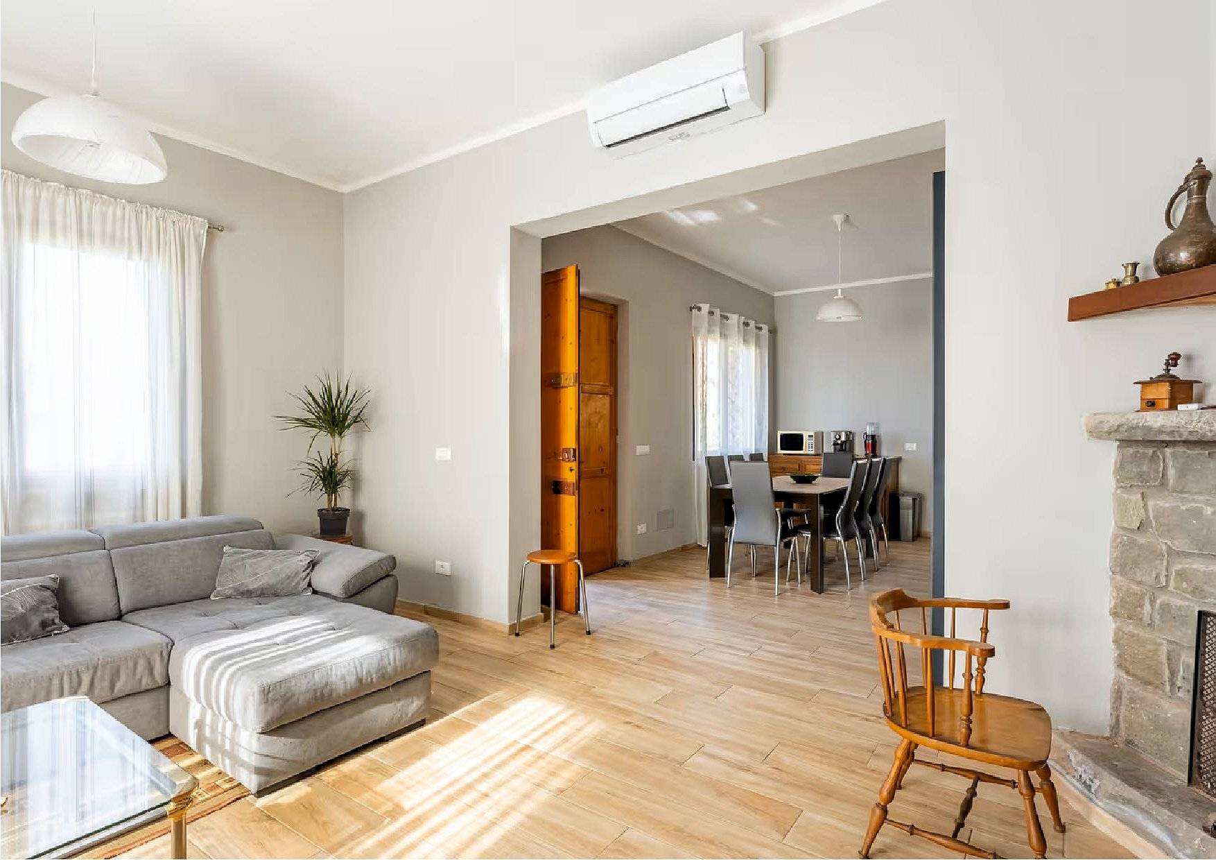 Villetta libera su quattro lati recentemente ristrutturata con giardino in vendita a Pescia