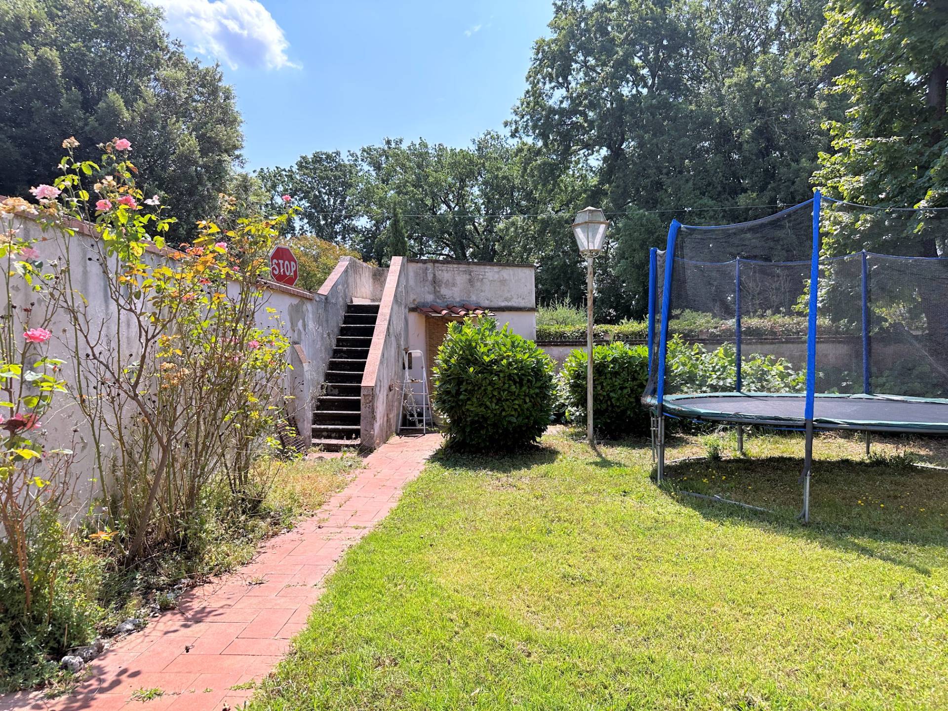 Villa storica di ampia superficie con giardino in vendita a Bientina