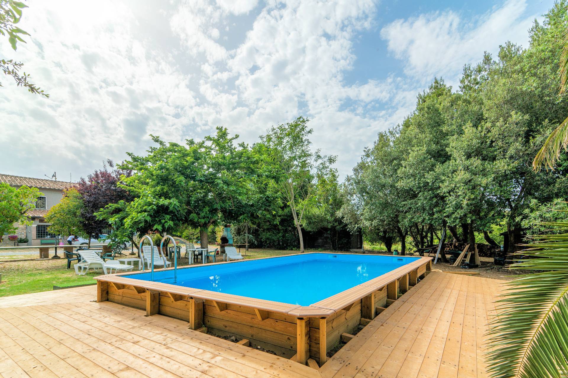 Agriturismo di ampia superficie con terreno piscina vicino al mare in vendita a Rosignano Marittimo,