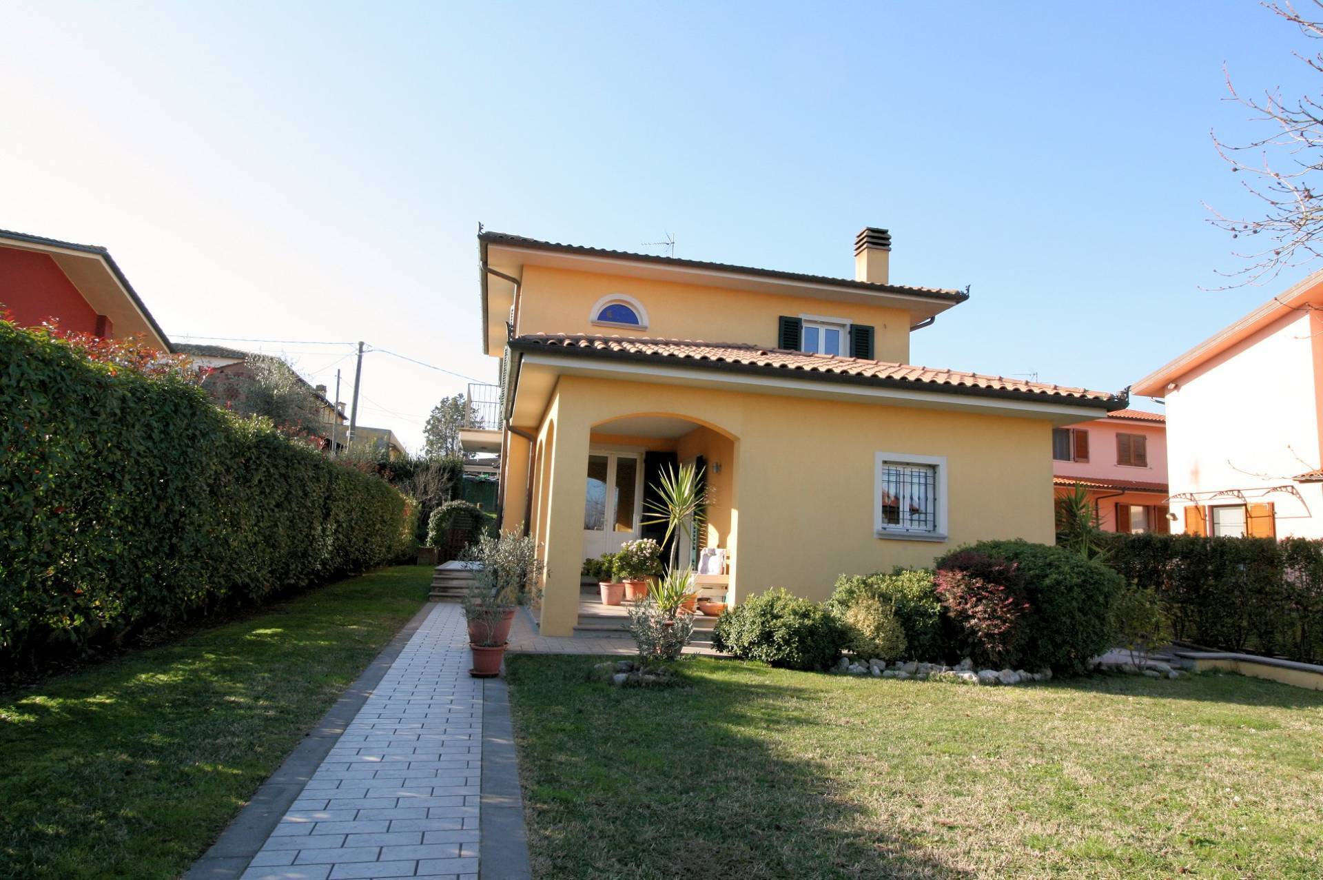 Villetta singola con giardino in vendita a Montecarlo