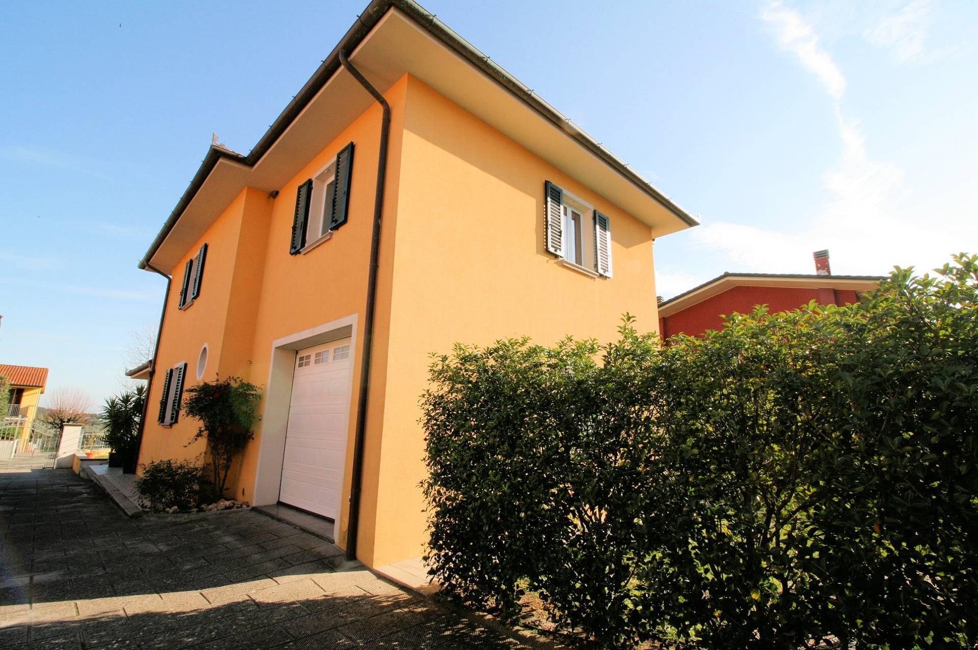 Villetta singola con giardino in vendita a Montecarlo