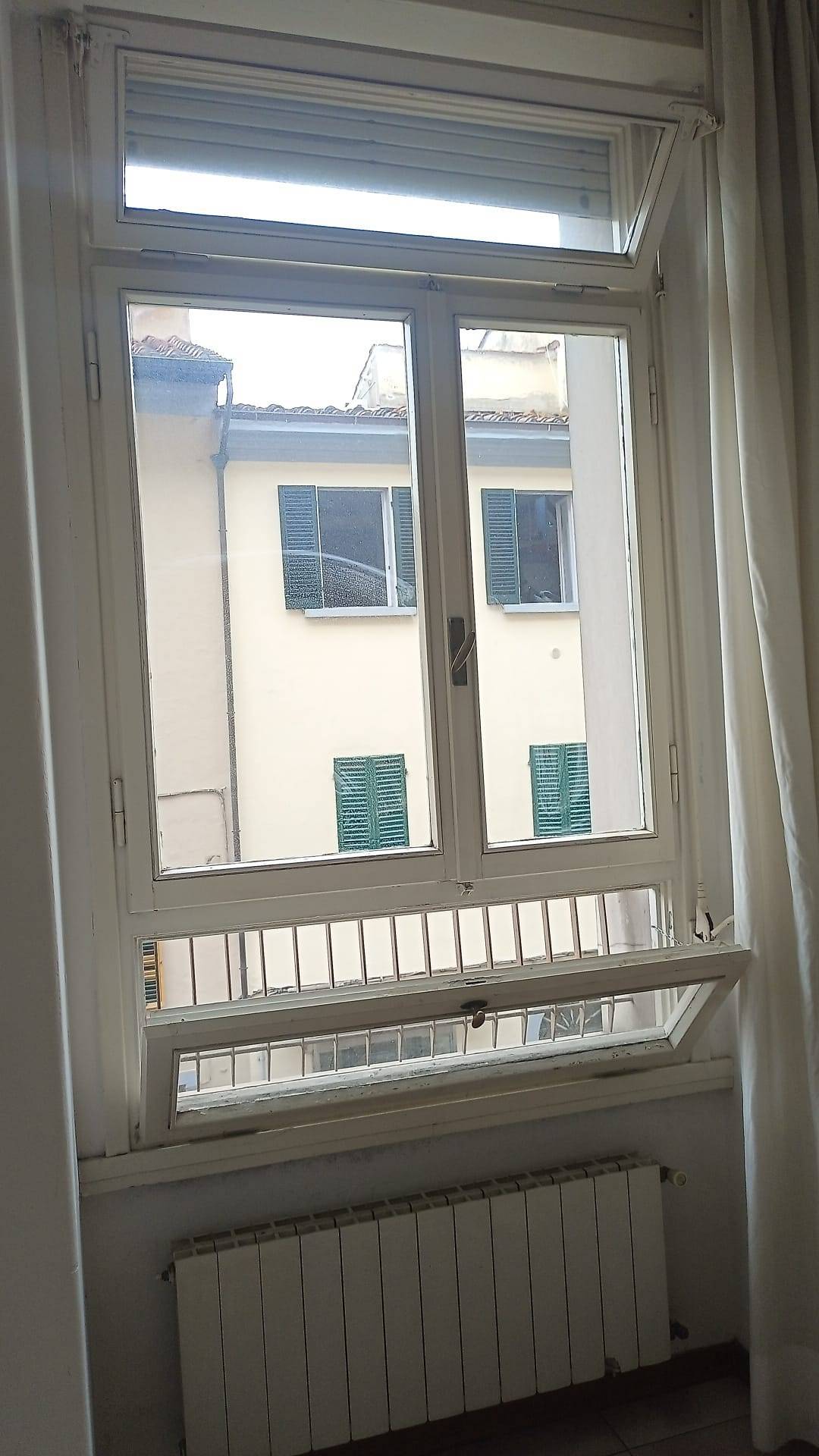 Appartamento al piano primo con ascensore in zona centrale in vendita a Pistoia, Centrale