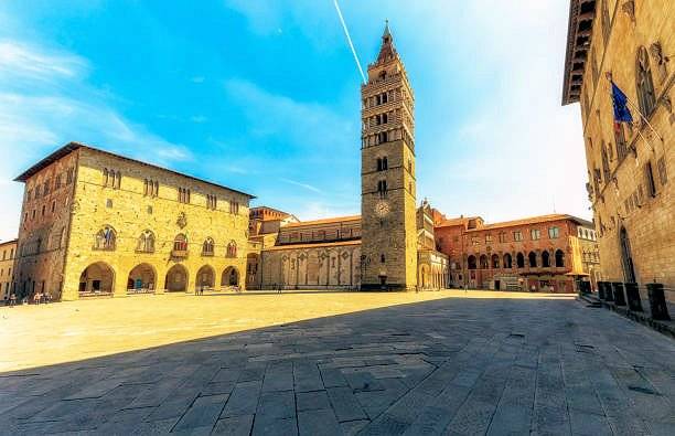 Appartamento al piano primo con ascensore in zona centrale in vendita a Pistoia, Centrale