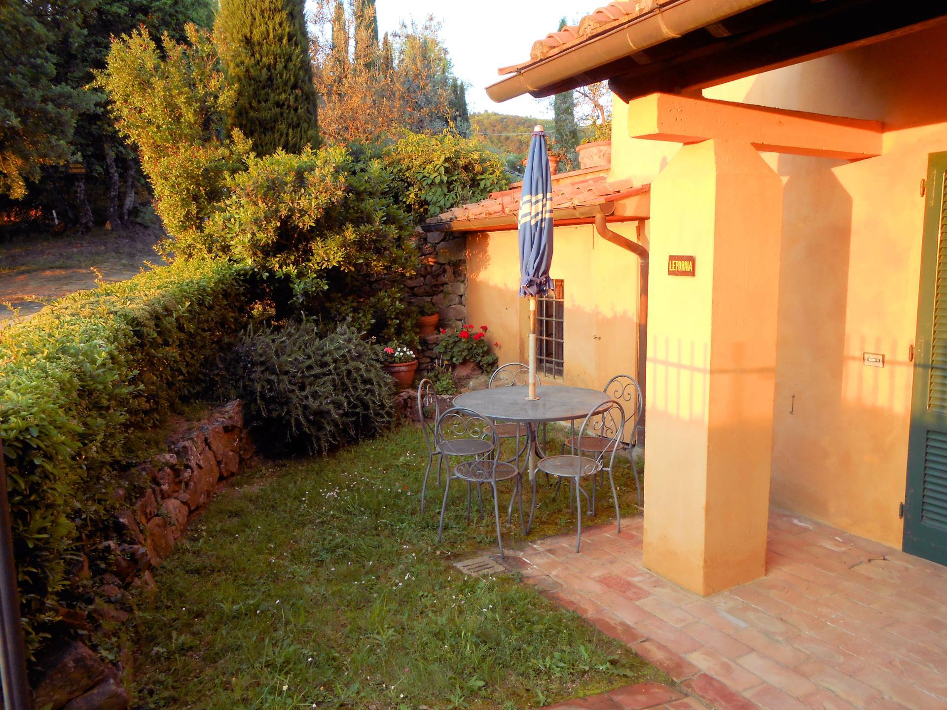 Casa vacanze con piscina e vista panoramica mozzafiato in vendita a Lamporecchio