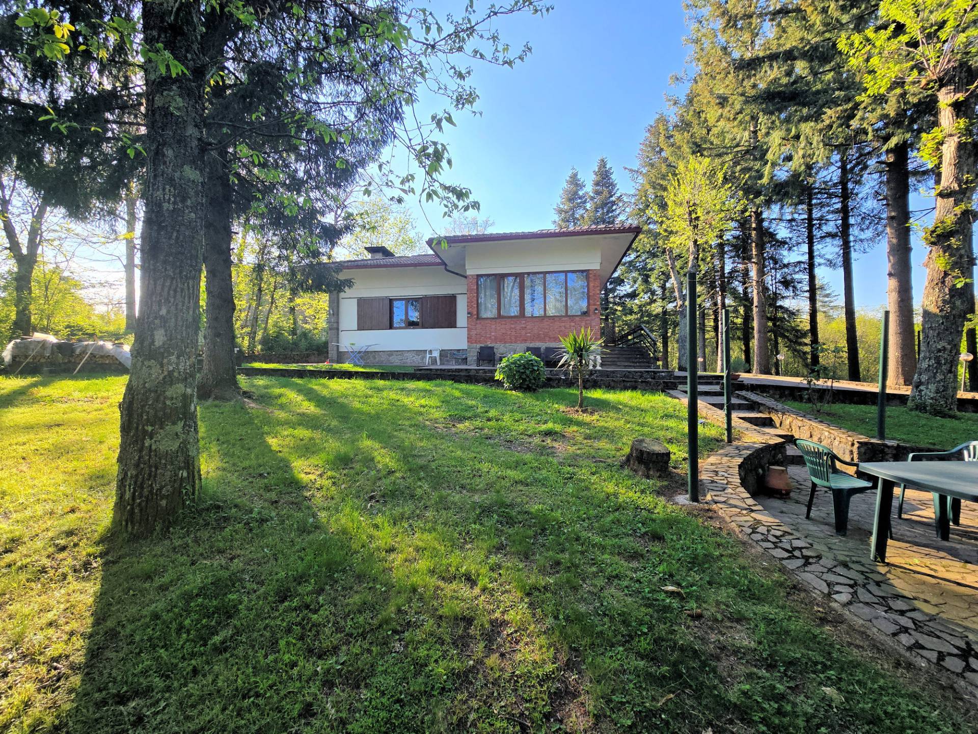 Villa con ampio giardino in vendita a Marliana, Femminamorta