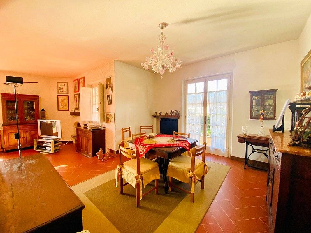 Villa libera su quattro lati con giardino in vendita a Pietrasanta, Strettoia