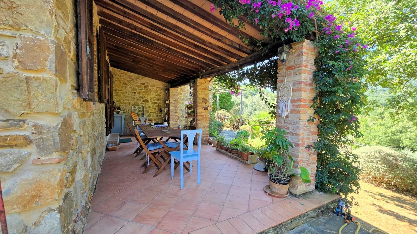 Rustico in stile Toscano con vista panoramica in vendita a Scarlino