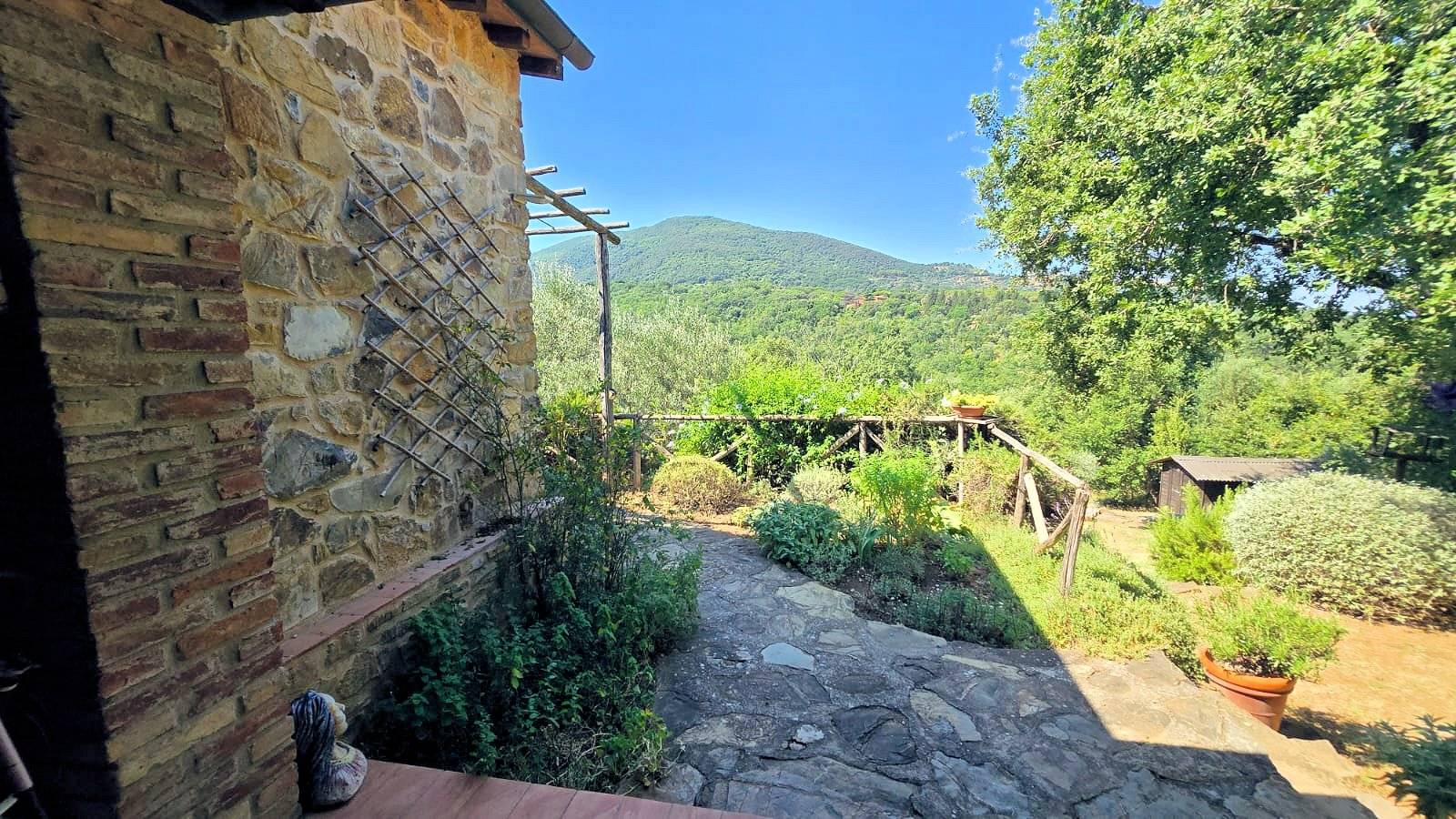 Rustico in stile Toscano con vista panoramica in vendita a Scarlino