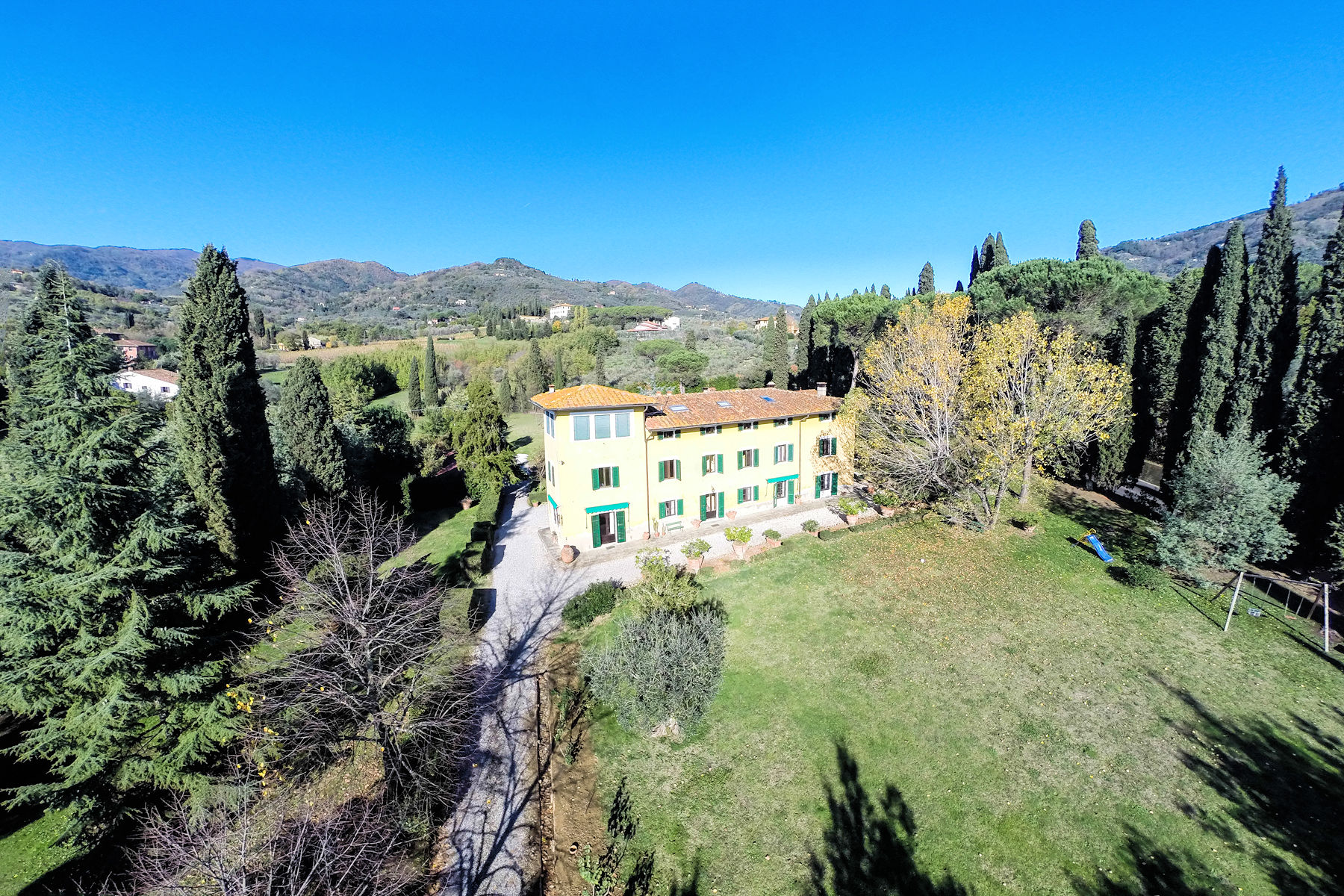 Antica villa padronale con parco in vendita a Pescia