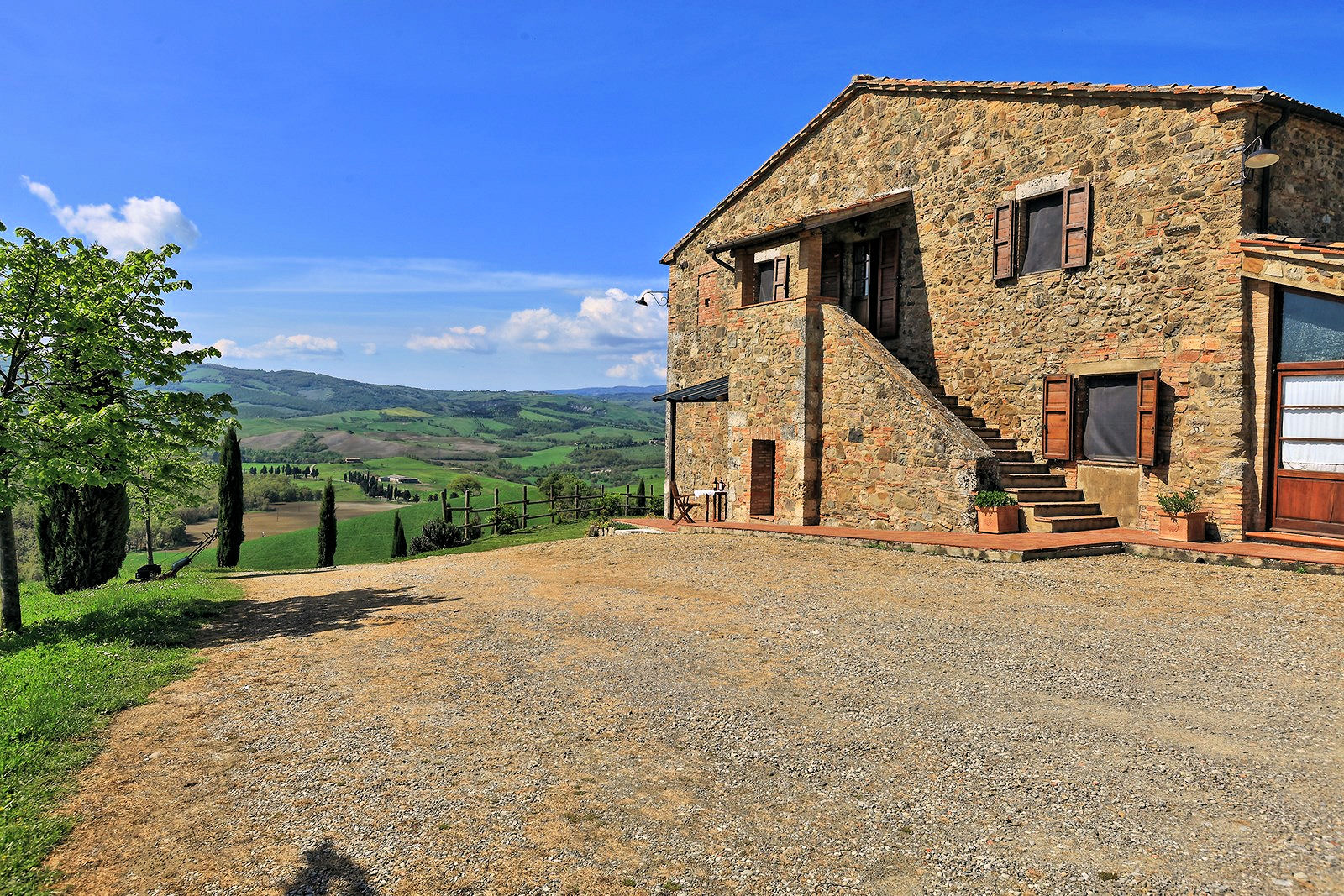 Azienda agrituristica in posizione panoramica con piscina in vendita a Pienza