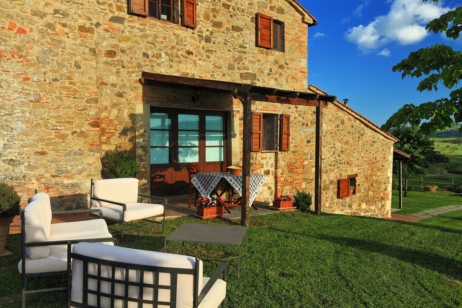 Azienda agrituristica in posizione panoramica con piscina in vendita a Pienza
