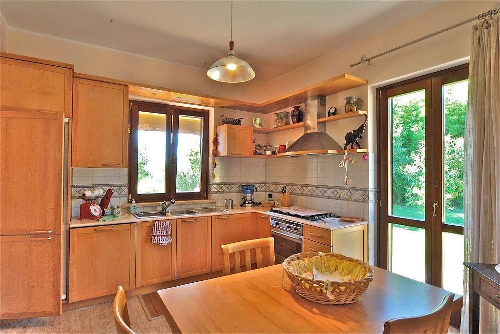 Villa ristrutturata con parco in vendita a Pitigliano