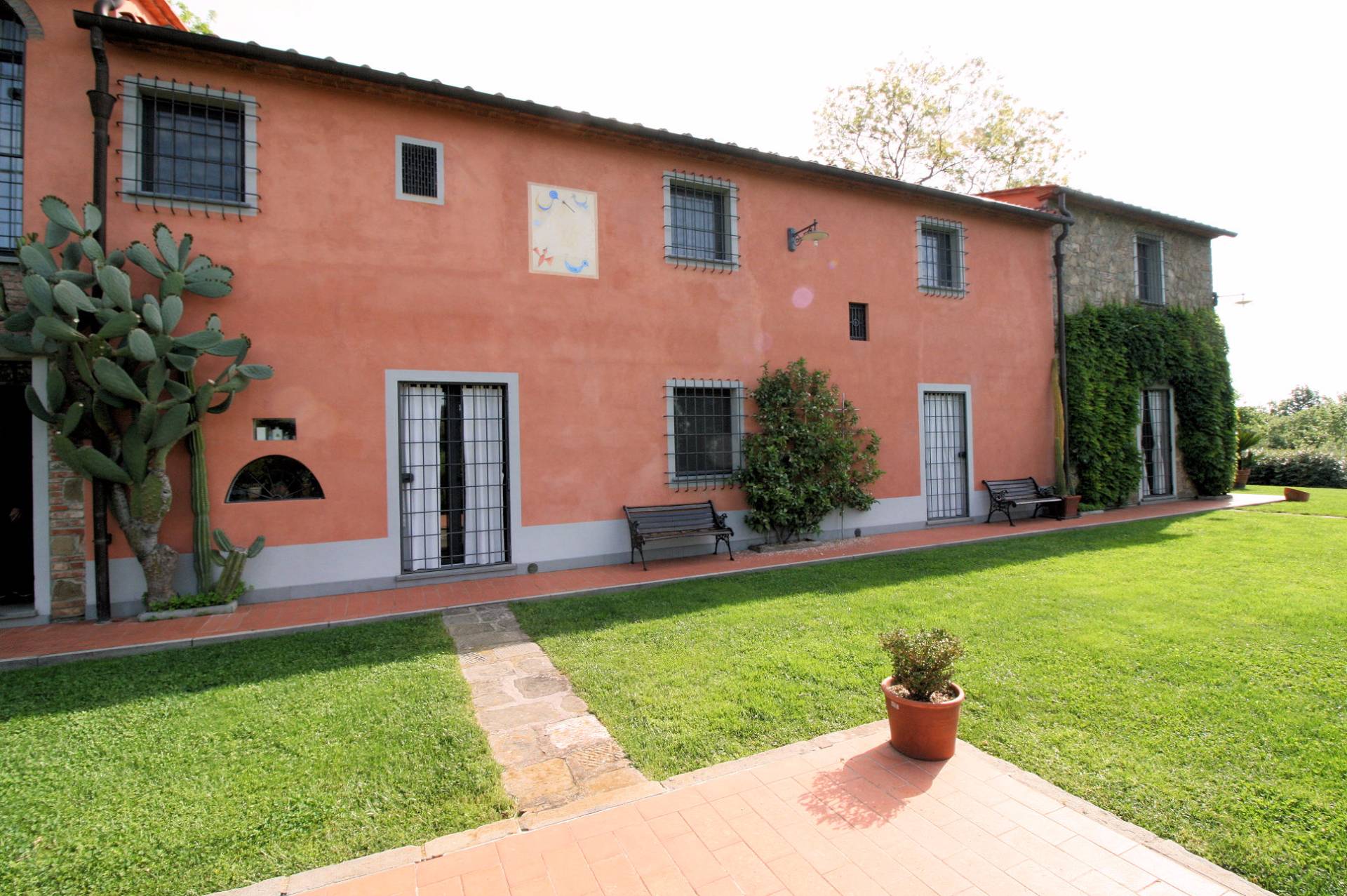 Casa colonica con piscina e vista panoramica in vendita a Buggiano