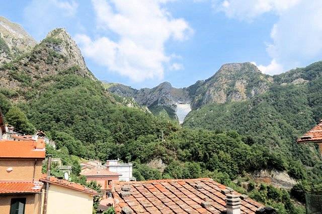 Terratetto semi-indipendente con giardino in vendita a Stazzema, Levigliani