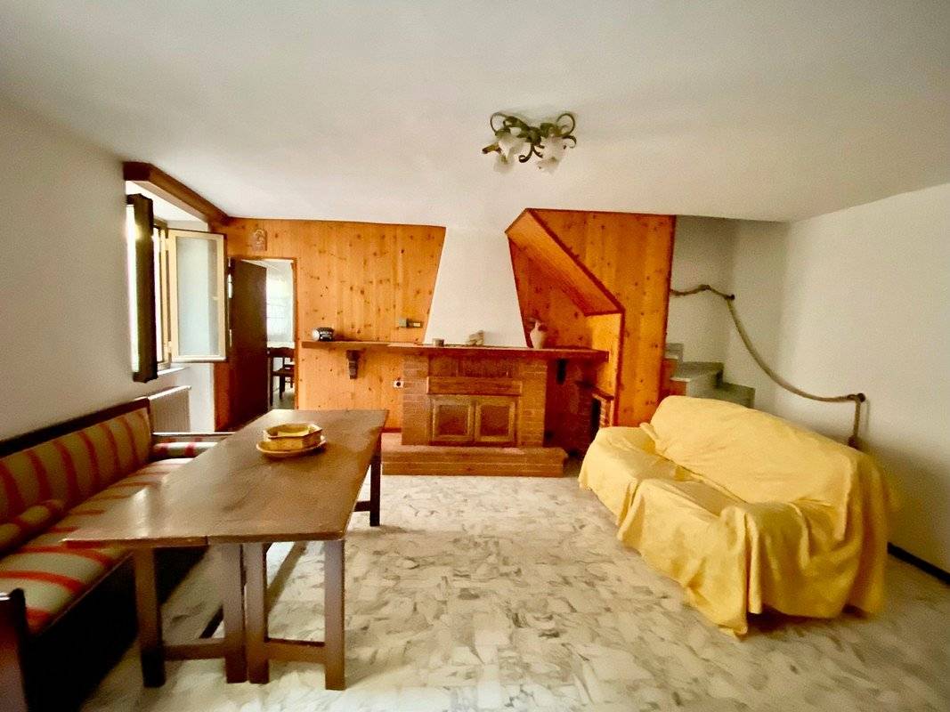 Terratetto semi-indipendente con giardino in vendita a Stazzema, Levigliani