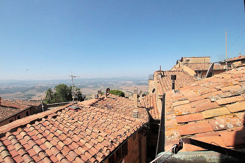 Appartamento con vista panoramica in centro storico in vendita a Volterra