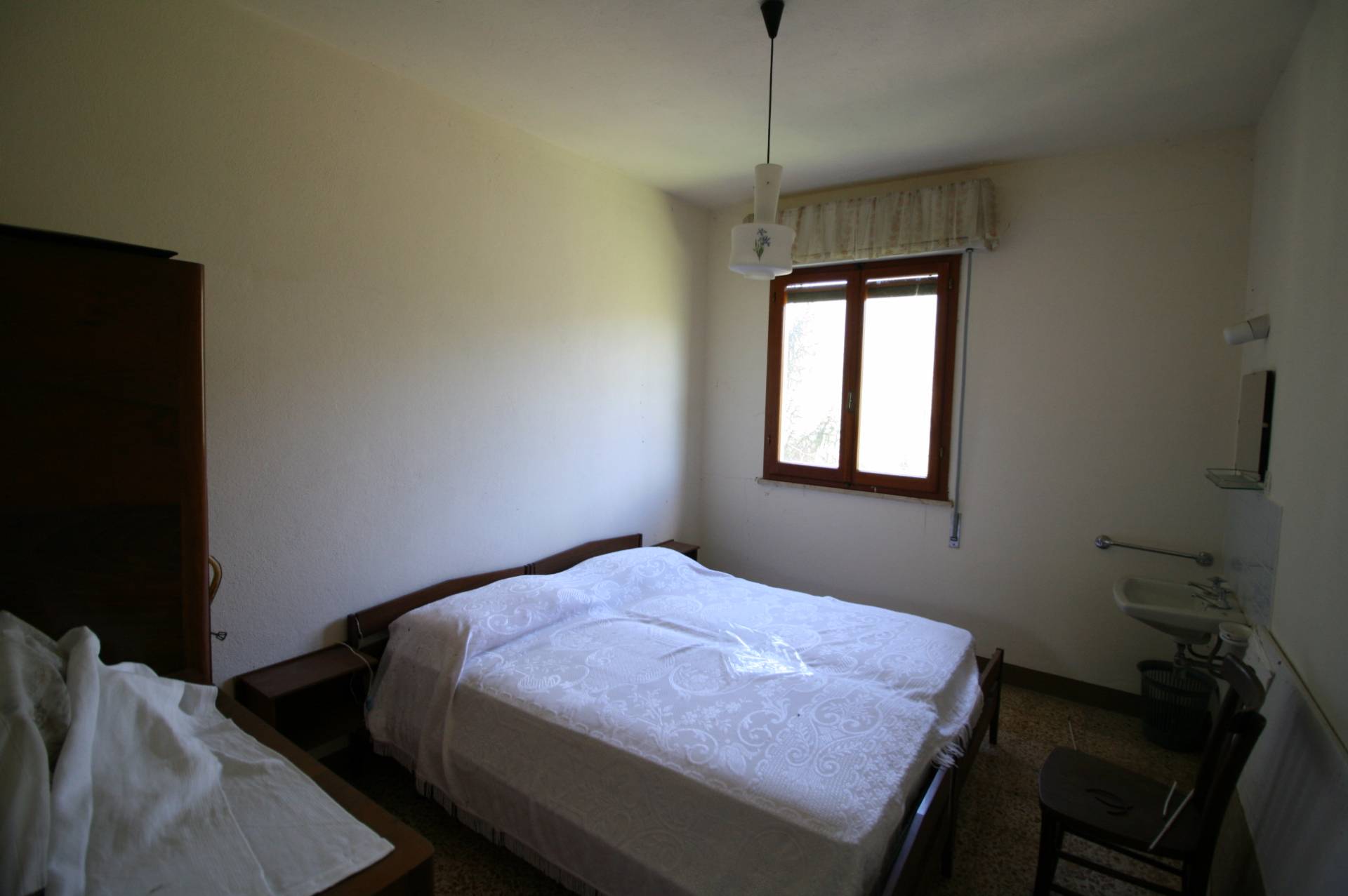 Progetto per la realizzazione di quattro villette a schiera nell\'ex Albergo La Pace in vendita a Sa