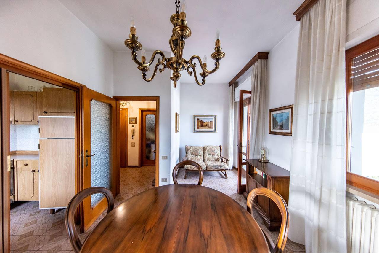 Appartamento in villa con giardino privato in vendita a Pescia