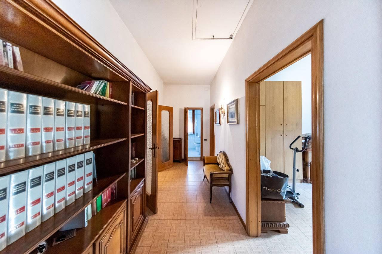 Appartamento in villa con giardino privato in vendita a Pescia