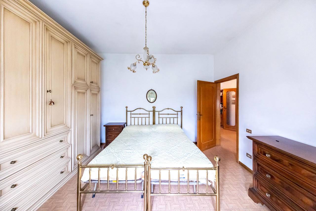 Appartamento in villa con giardino privato in vendita a Pescia