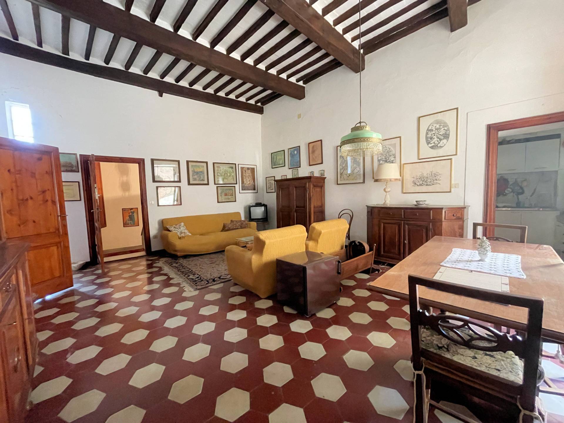 Villa di ampia superficie con giardino in vendita a Capannoli, San Pietro Belvedere