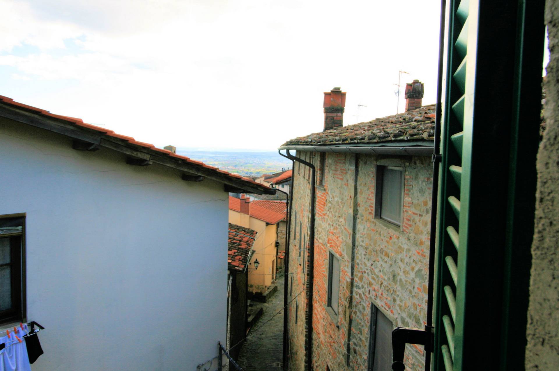 Terratetto indipendente completamente ristrutturato in centro storico in vendita a Massa e Cozzile, 