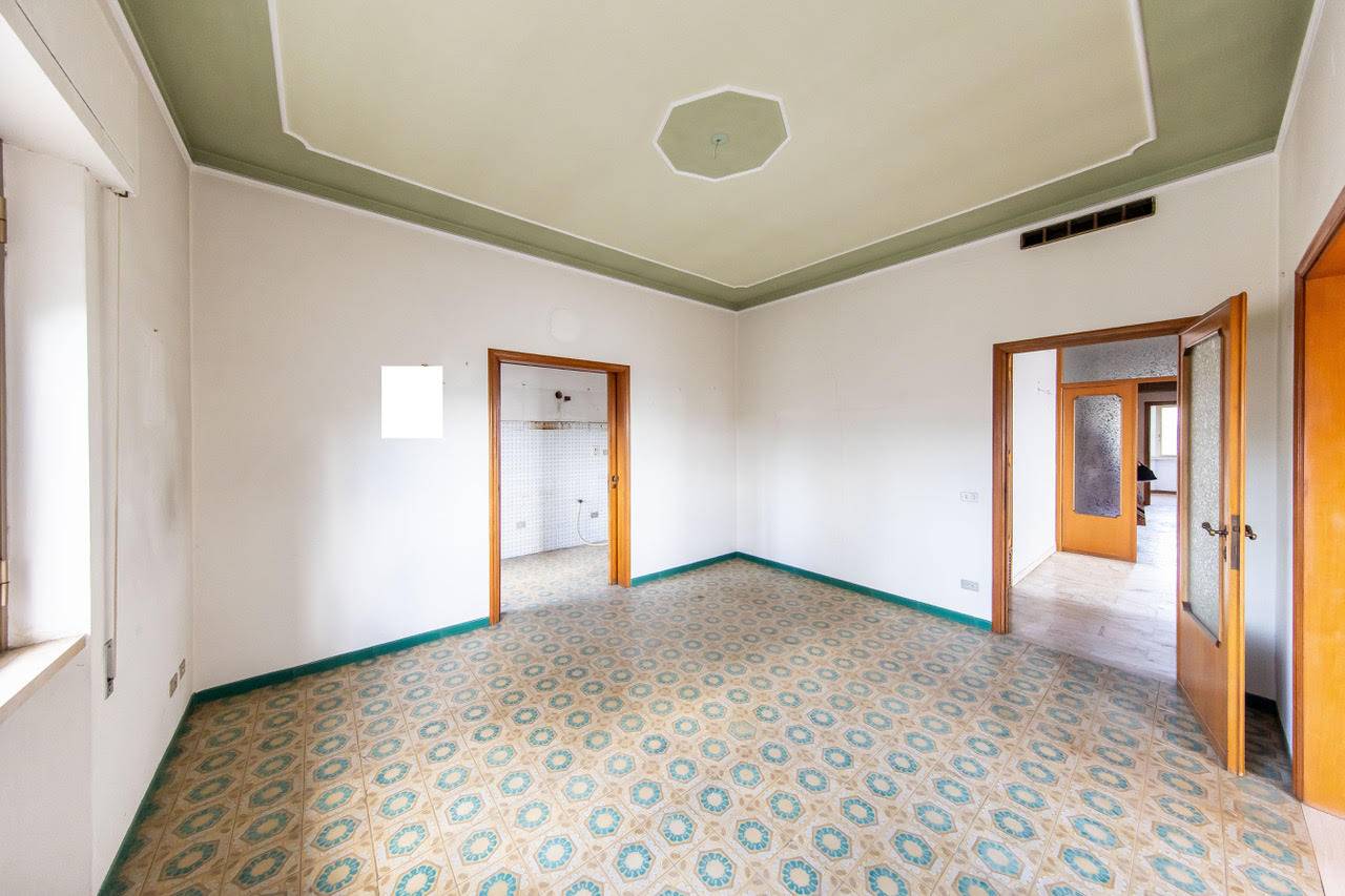 Appartamento in villa con giardino privato in vendita a Pescia