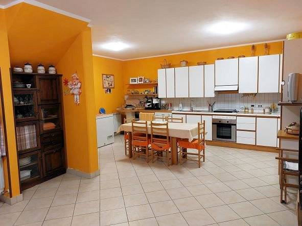 villa di ampia superficie con giardino in vendita a Loro Ciuffenna, San Giustino Valdarno