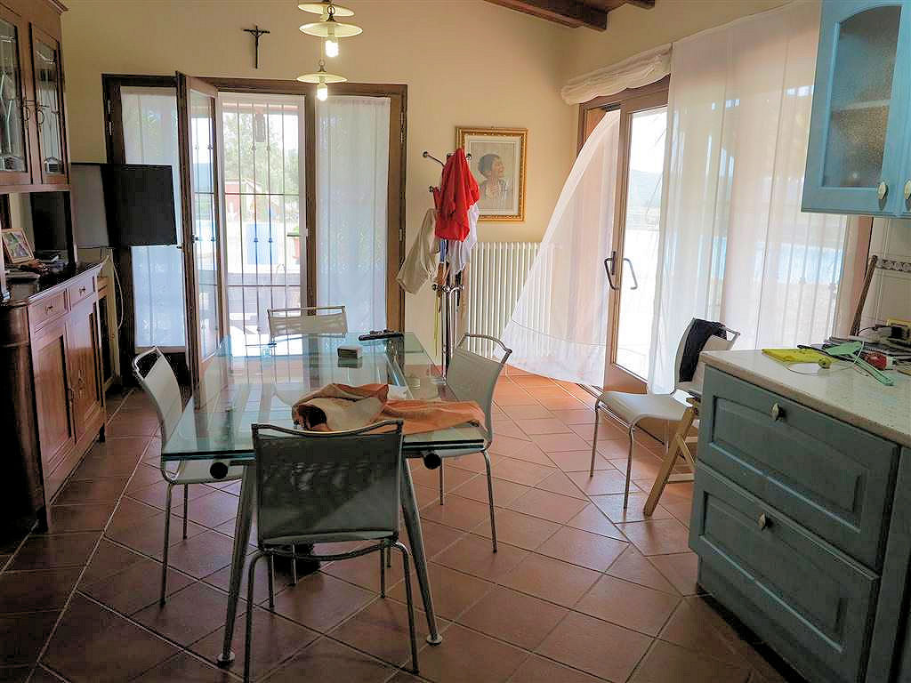 Casale ristrutturato con vista panoramica parco e piscina in vendita a Massa Marittima