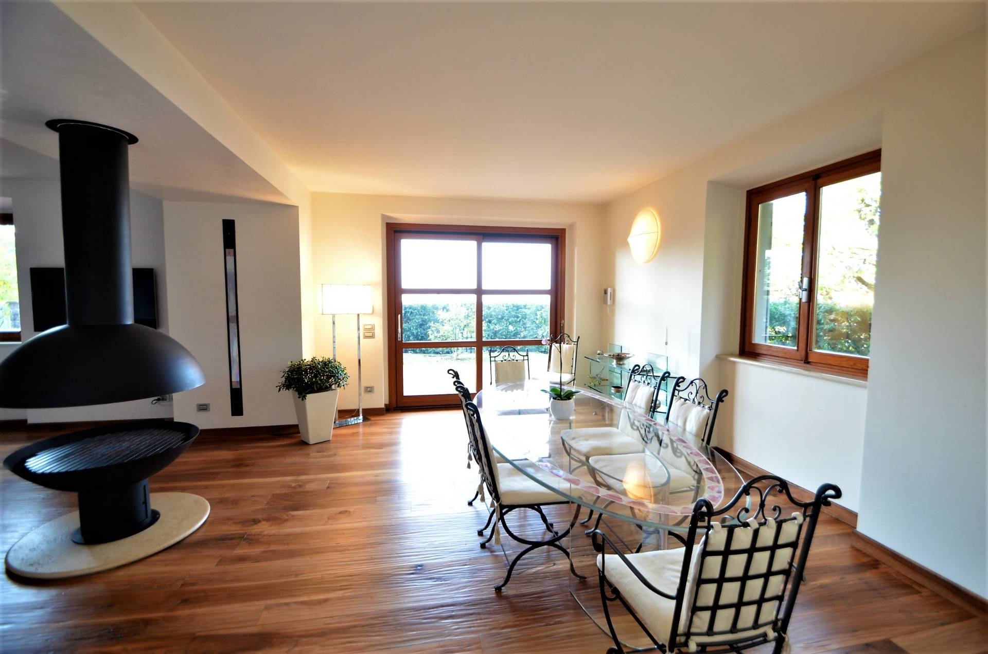 Villa in stile moderno in posizione dominante in vendita a Rufina, Pomino (Castelnuovo)