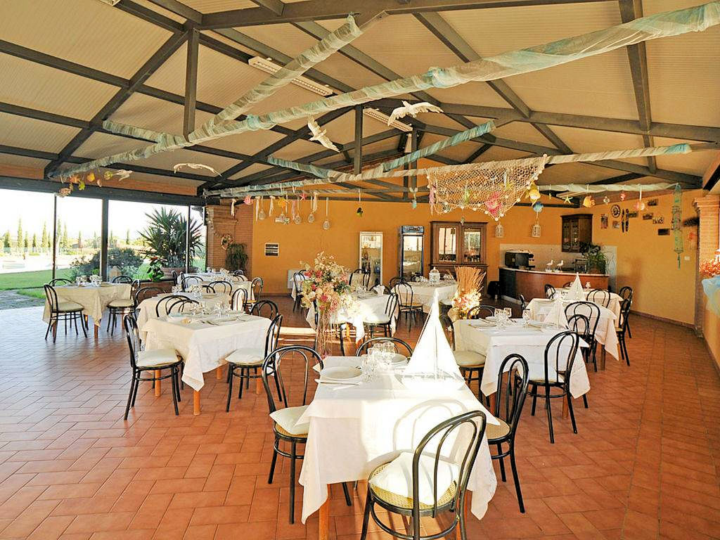 Struttura agrituristica ben avviata con piscine in vendita a Scarlino